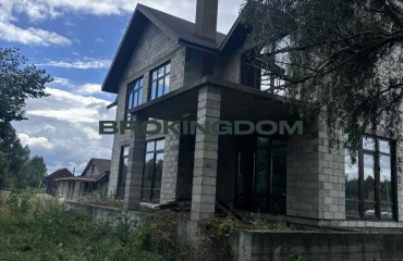Photo House, for sale. Litky