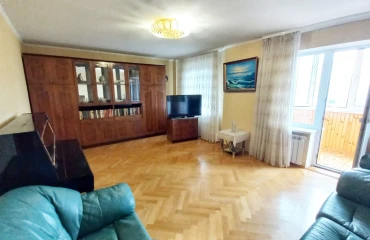 Foto Tres Ambientes piso, en venta. Kyiv Дарницький