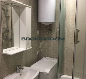 Foto 2. Monoambiente piso, en venta. Kyiv Оболонский