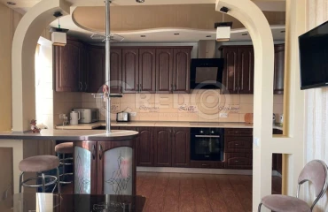 Foto Tres Ambientes piso, en venta. Kryvyi Rih Металургійний