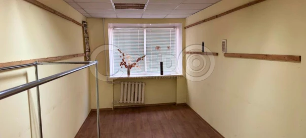 Foto 1. Múltiples Ambientes piso, en venta. Kryvyi Rih Покровський