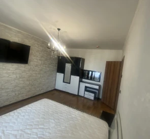 Foto 2. Cuatro Ambientes piso, para alquilar. Kyiv Дарницкий