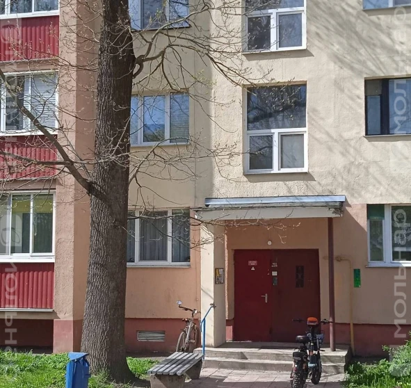 Foto 1. Dos Ambientes piso, en venta. Новолукомль