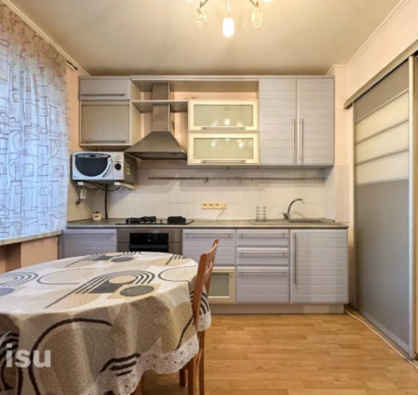Foto 1. Tres Ambientes piso, para alquilar. Kyiv Подольский