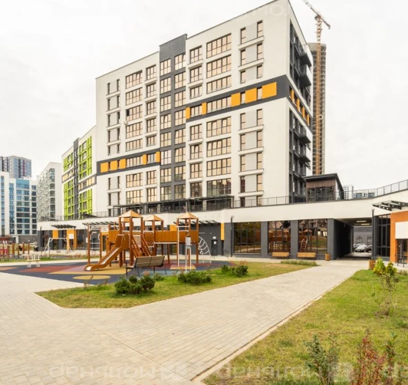 Foto 1. Dos Ambientes piso, en venta. Minsk Октябрьский
