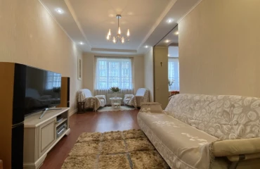 Fotografie Trei Camere apartament, de închiriat. Kyiv Днепровский район, Livoberezhna