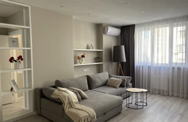 Fotografie Trei Camere apartament, de închiriat. Kyiv Дарницкий район, Pozniaky