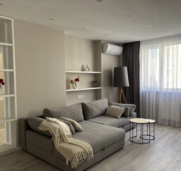 Fotografie 1. Trei Camere apartament, de închiriat. Kyiv Дарницкий район, Pozniaky