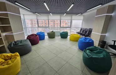 Foto Comercial, para alquilar. Kyiv Голосеевский район, Vystavkovyi tsentr