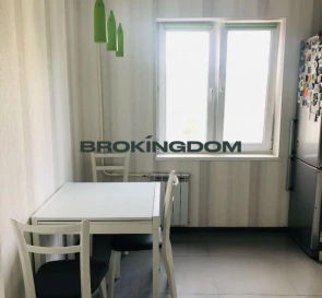 Foto 2. Tres Ambientes piso, en venta. Kyiv Оболонський