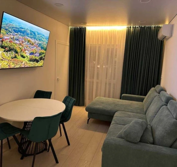 Zdjęcie 1. Trzypokojowe mieszkanie, na sprzedaż. Kyiv Голосеевский