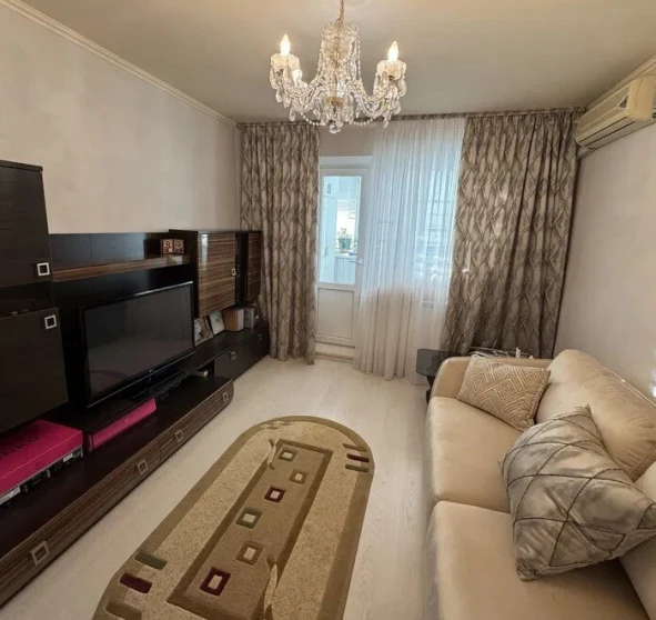 Фото 1. Трехкомнатная квартира, продажа. Киев Дарницкий район, Позняки