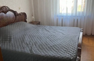 Foto Tres Ambientes piso, para alquilar. Kyiv Дарницкий