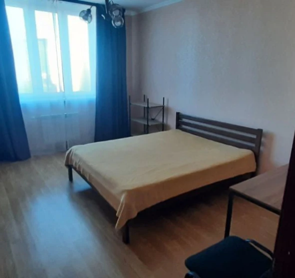 Foto 1. Tres Ambientes piso, para alquilar. Kyiv Дарницкий