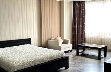 Фото Четырехкомнатная квартира, оренда. Київ Дарницкий