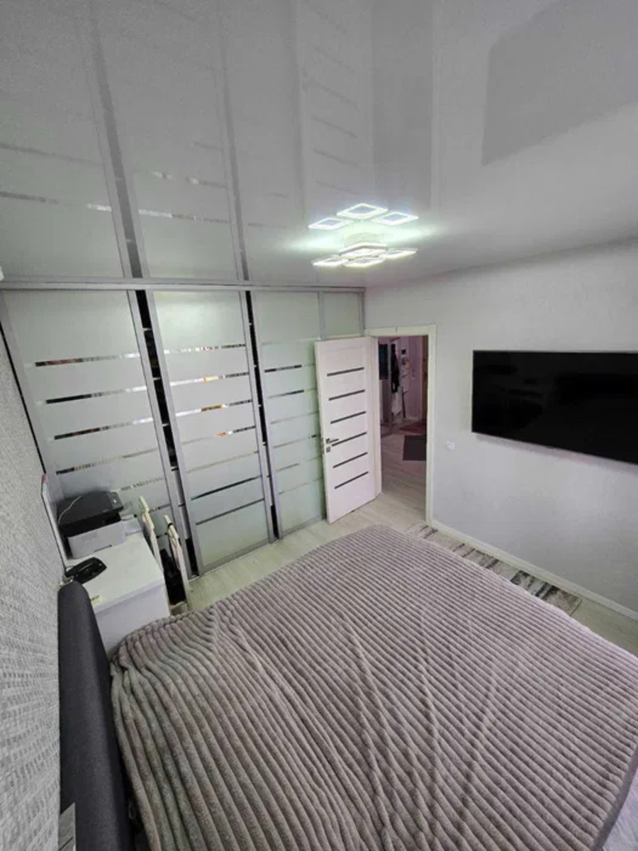 Photo Three-Room flat, for sale. Kyiv Голосеевский, Teremky