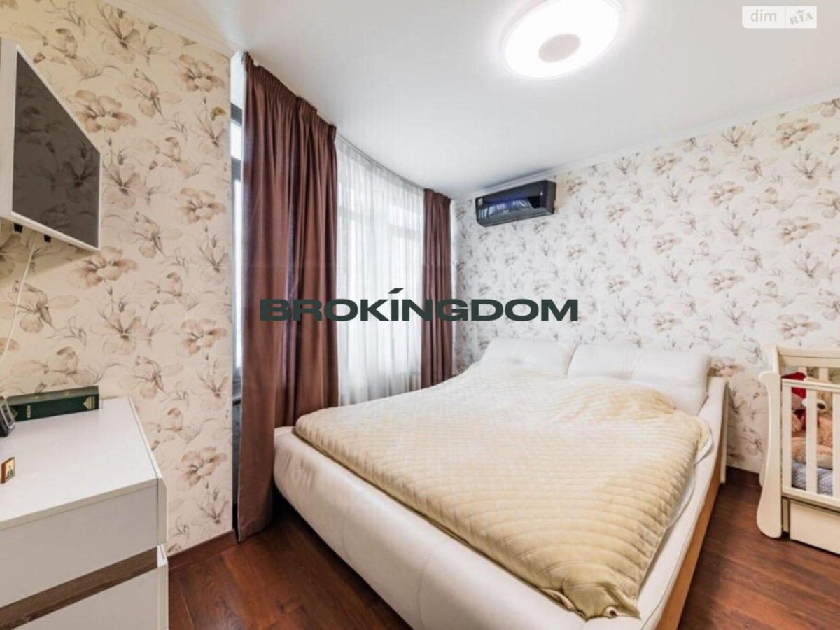 Photo Three-Room flat, for sale. Kyiv Голосіївський