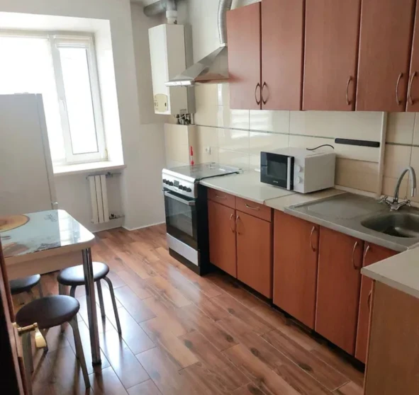 Фото 1. Трехкомнатная квартира, аренда. Полтава