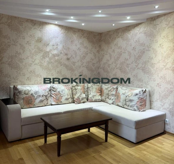 Foto 1. Tres Ambientes piso, en venta. Kyiv Голосіївський