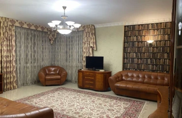 Фото Трикімнатна квартира, оренда. Київ Голосеевский район