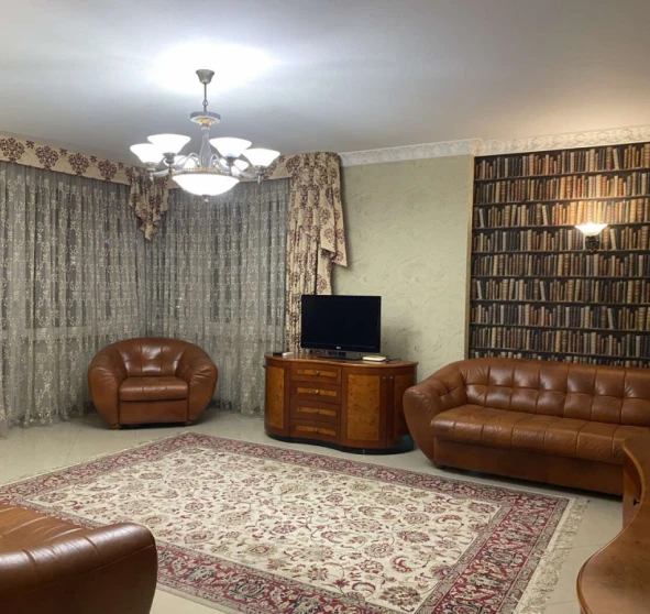 Фото 1. Трикімнатна квартира, оренда. Київ Голосеевский район