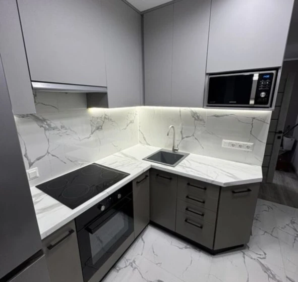 Zdjęcie 1. Kawalerka mieszkanie, na sprzedaż. Kyiv Подольский