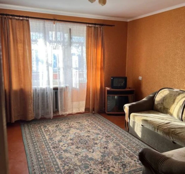 Foto 1. Monoambiente piso, para alquilar. Poltava