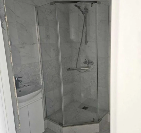 Zdjęcie 1. Dwupokojowe mieszkanie, na sprzedaż. Kyiv Голосеевский, Vydubychi