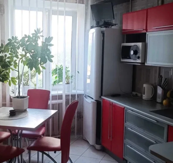 Foto 1. Tres Ambientes piso, para alquilar. Poltava Шевченковский (Октябрьский)