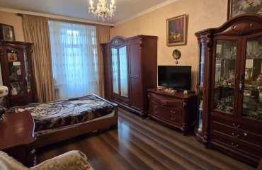 Photo Four-Room flat, for sale. Kyiv Голосеевский, Площадь Льва Толстого