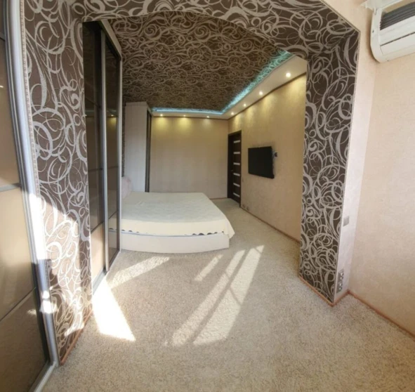 Фото 1. Трехкомнатная квартира, продажа. Киев Святошинский