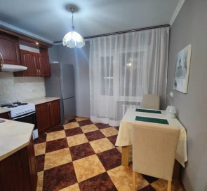 Zdjęcie 2. Kawalerka mieszkanie, do wynajęcia. Kyiv Дарницкий район, Pozniaky