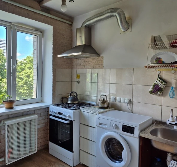 Фото 1. Двухкомнатная квартира, продажа. Киев Голосеевский район, Выставочный центр