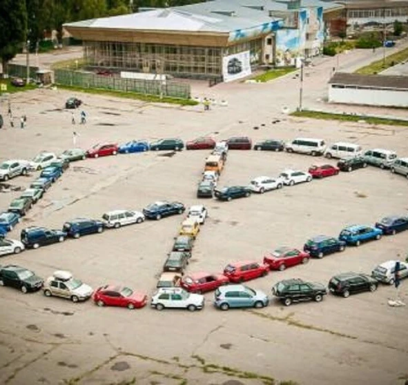 Фото 1. Коммерческая, аренда. Чубинское Выставочная