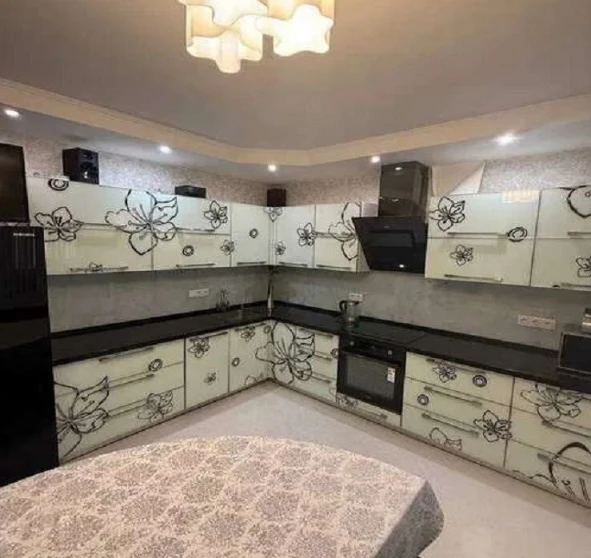 Фото 1. Трикімнатна квартира, продаж. Київ Соломенский район, Вокзальна