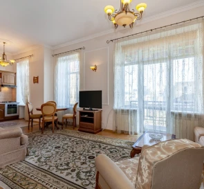 Фото 3. Трикімнатна квартира, оренда. Київ Шевченковский район, Площадь Независимости