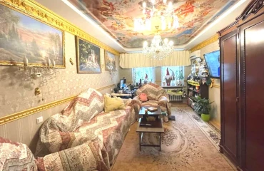 Foto Tres Ambientes piso, en venta. Kyiv Голосеевский район, Olimpiiska