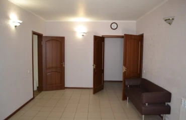 Zdjęcie Komercyjna, na sprzedaż. Kyiv Дарницкий район, Chervonyi Khutir