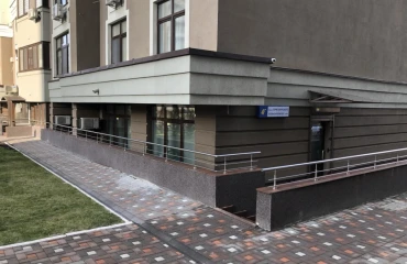 Zdjęcie Komercyjna, na sprzedaż. Kyiv Шевченковский район, Beresteiska