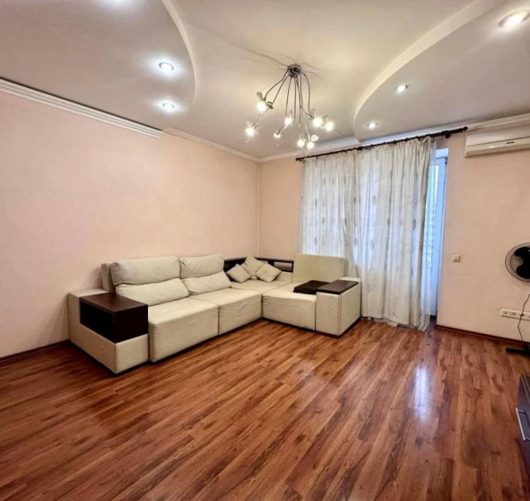 Fotografie 1. Garsonieră apartament, de închiriat. Kyiv Дарницкий