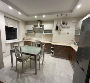 Фото 5. Трикімнатна квартира, оренда. Київ Дарницкий