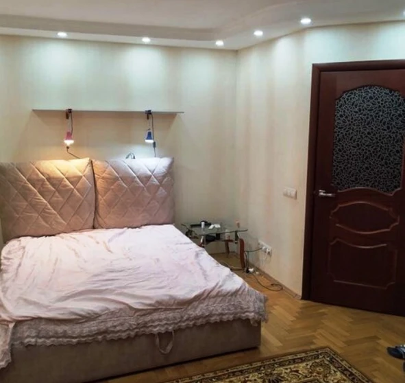 Foto 1. Monoambiente piso, en venta. Kyiv Дарницкий район, Pozniaky