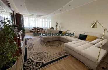 Фото Четырехкомнатная квартира, продажа. Киев Шевченківський