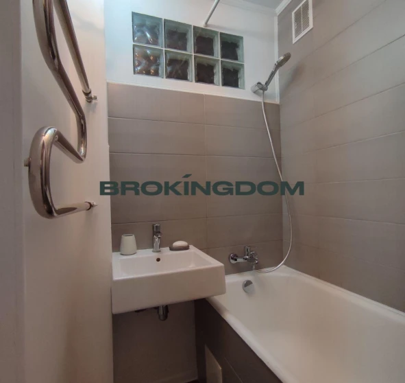 Foto 1. Dos Ambientes piso, en venta. Kyiv Solomianskyi