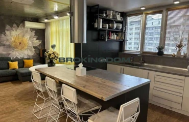 Фото Трикімнатна квартира, продаж. Київ Шевченківський