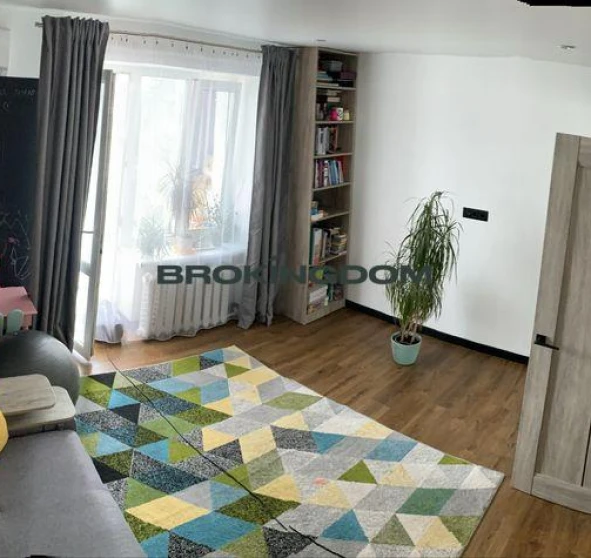 Foto 1. Dos Ambientes piso, en venta. Kyiv Solomianskyi