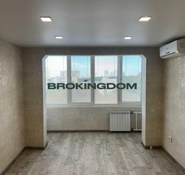 Foto 1. Dos Ambientes piso, en venta. Kyiv Podilskyi