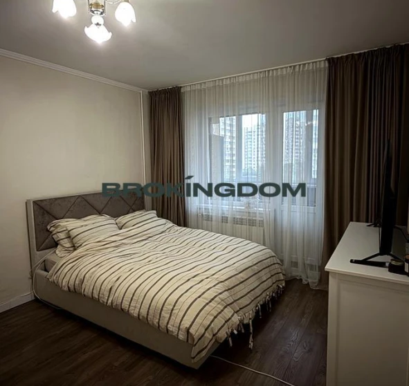 Foto 1. Monoambiente piso, en venta. Kyiv Darnytskyi