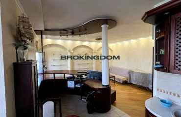 Zdjęcie Trzypokojowe mieszkanie, na sprzedaż. Kyiv Печерський