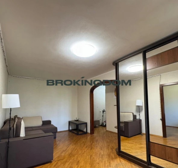 Foto 1. Dos Ambientes piso, en venta. Kyiv Solomianskyi